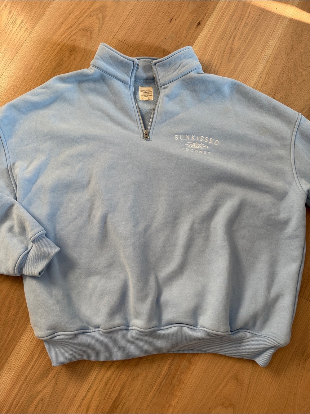 Sunkissed Coconut Light Blue Embroidered Quarter Zip Sweatshirt Size L